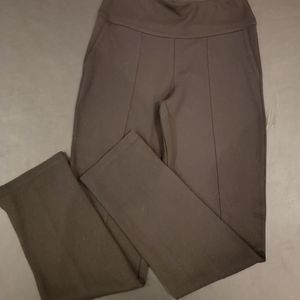 Ruby Ribbon slim leg ponte pant size medium in black